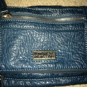 Kenneth Cole reaction cross body purse